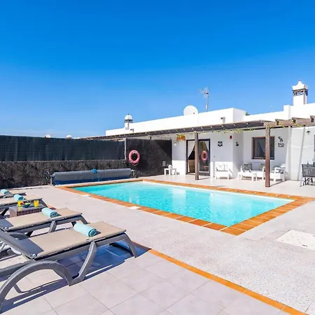 فيلة Burgado By *